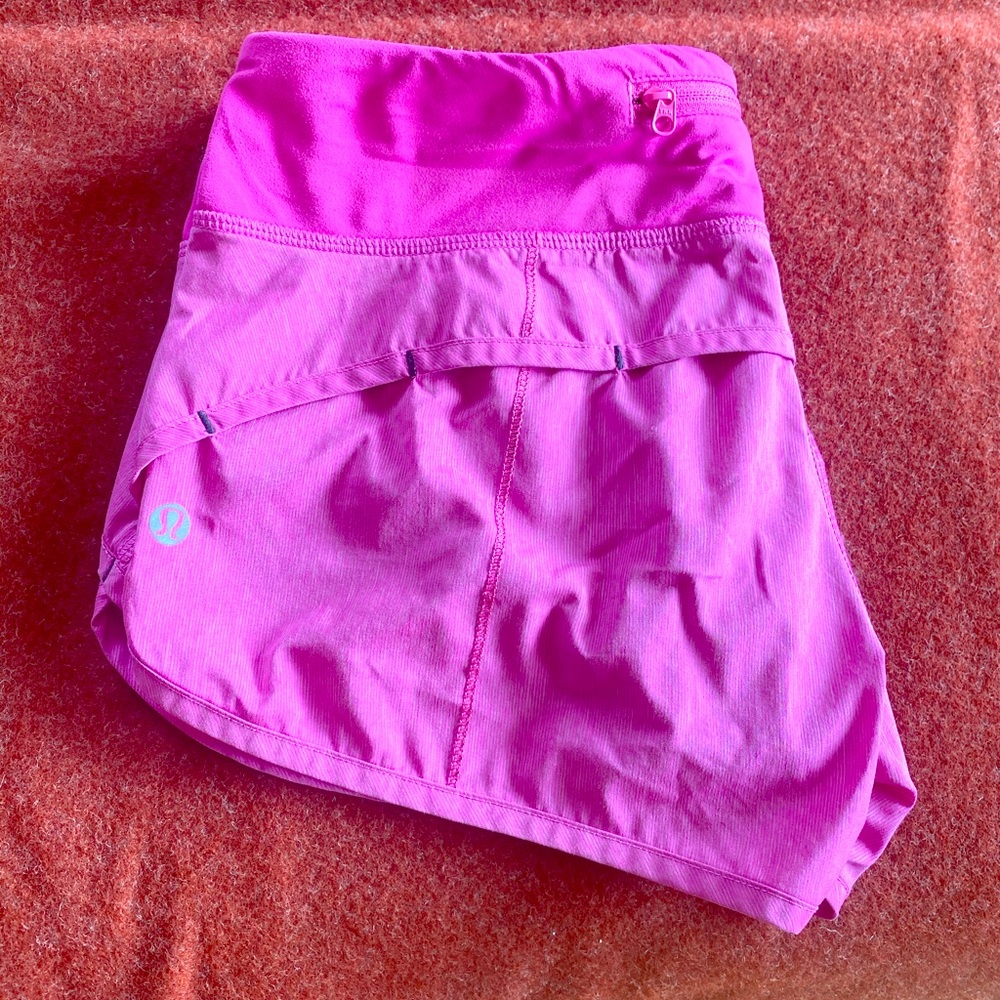 Cute, flexible hot shorts by lulu